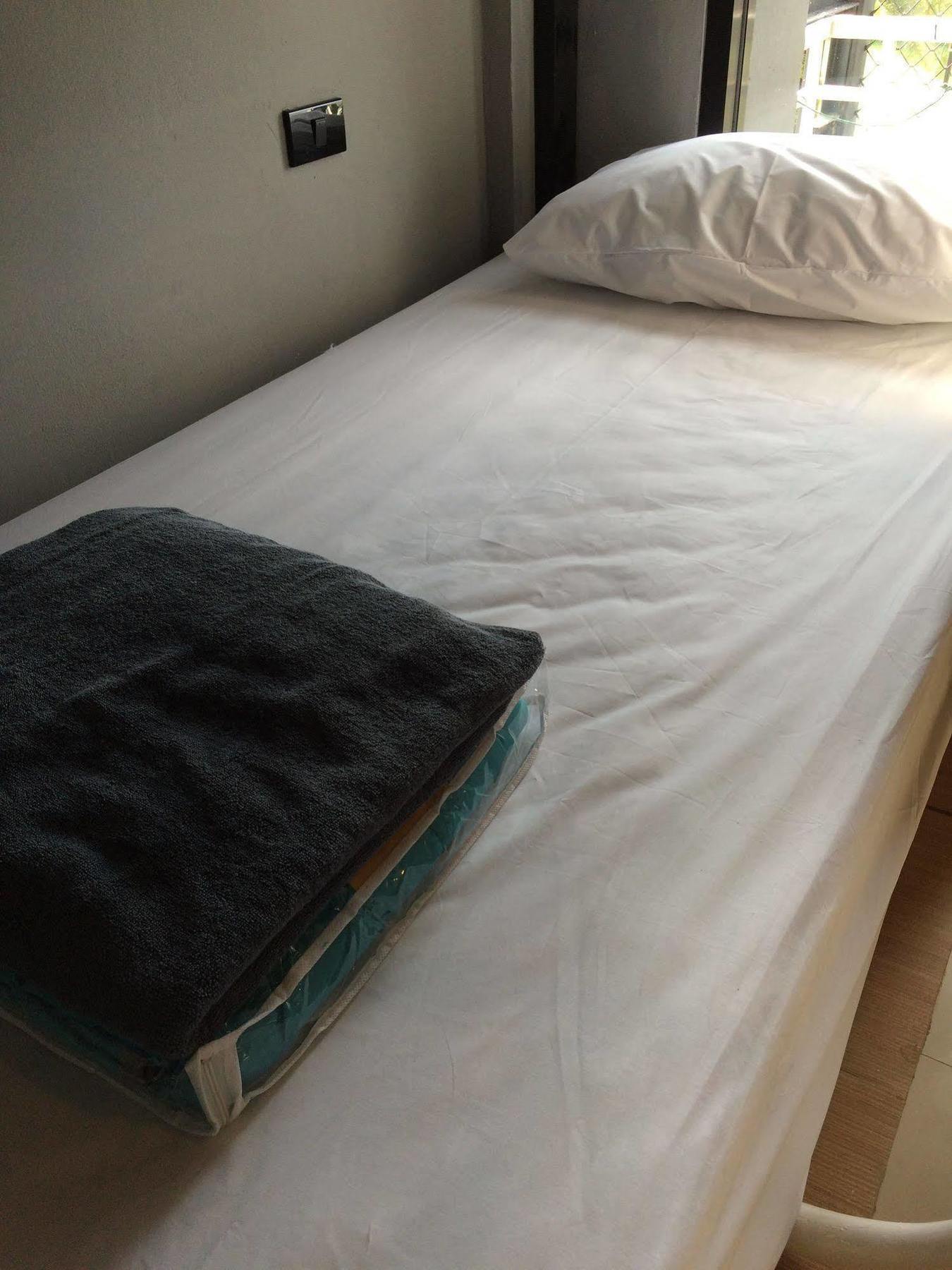 Hubb Hostel Phuket Airport Nai Yang Beach Extérieur photo